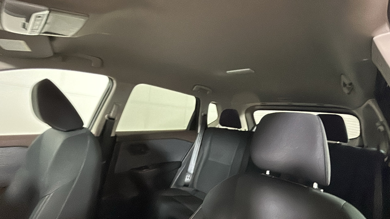 Used 2023 Nissan Rogue S AWD/4WD image 16