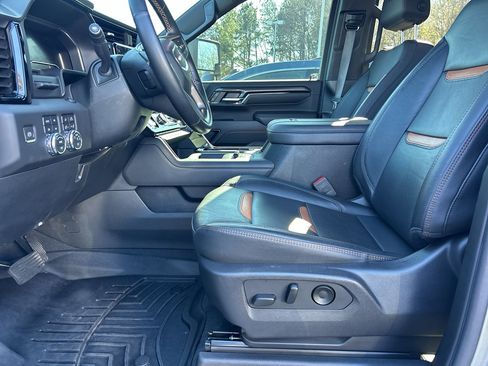 Used 2024 GMC Sierra 2500 AT4 w/ AT4 Premium Plus Package image 15