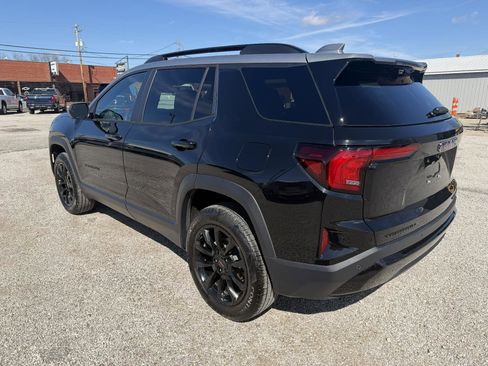 Used 2025 GMC Terrain Elevation w/ Technology Package II image 3