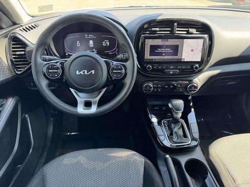 Used 2023 Kia Soul S FWD image 15