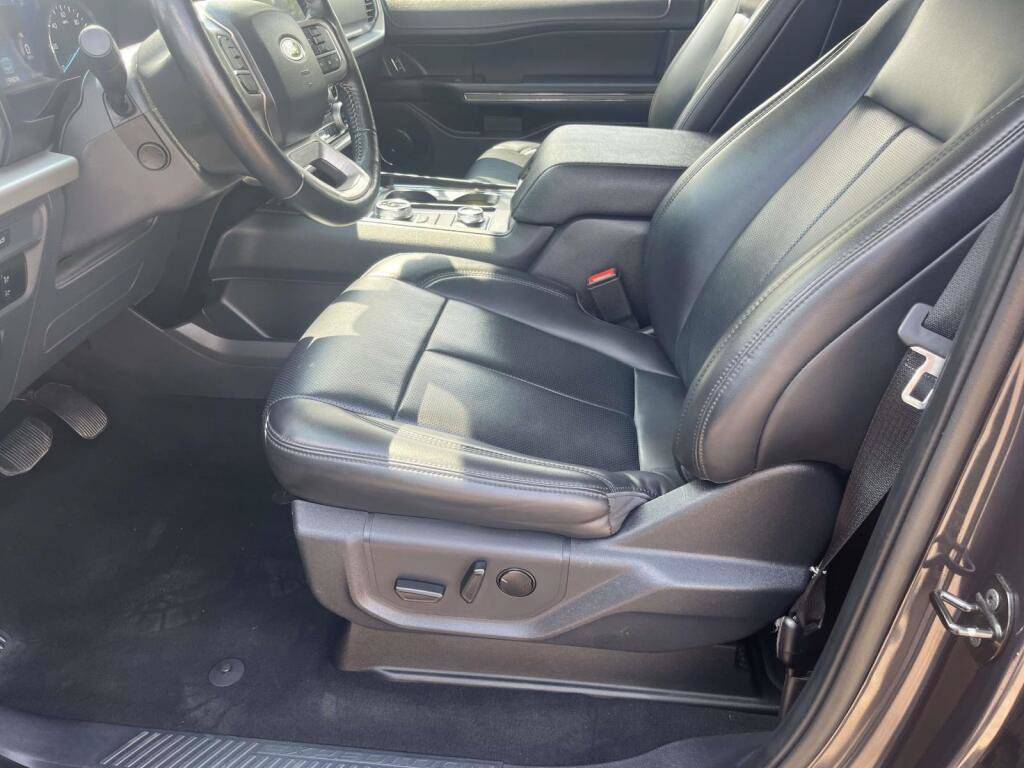 Used 2024 Ford Expedition XLT AWD/4WD image 15