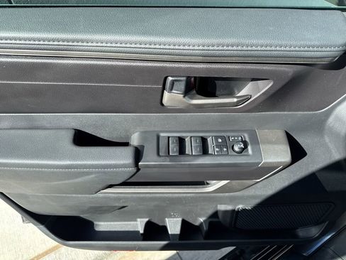 Used 2025 Toyota Sequoia SR5 AWD/4WD image 18