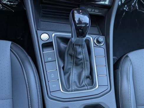 New 2025 Volkswagen Jetta SE FWD image 15