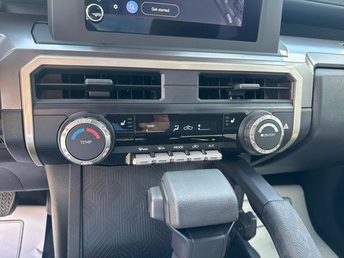 Used 2025 Toyota Tacoma SR5 AWD/4WD image 19