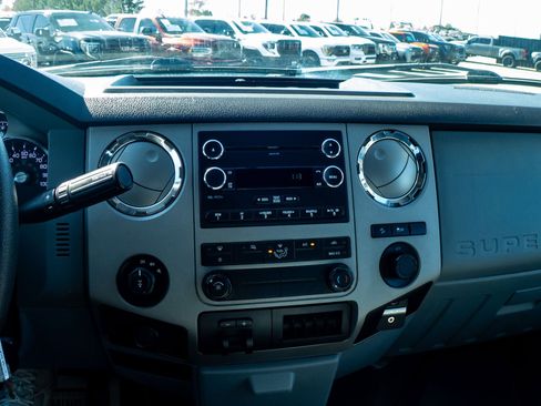 Used 2016 Ford F250 XLT w/ XLT Value Package image 16