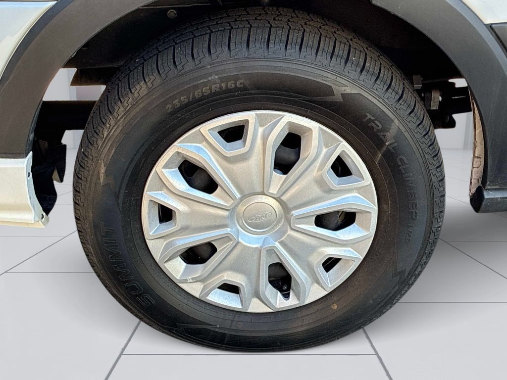 Used 2024 Ford Transit 350 XLT RWD image 12