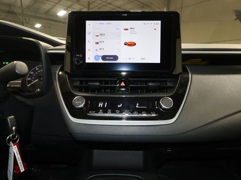 Used 2024 Toyota Corolla LE image 15