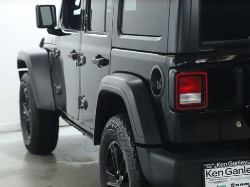Used 2020 Jeep Wrangler Unlimited Sport image 39