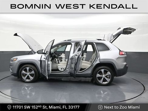 Used 2020 Jeep Cherokee Limited image 30