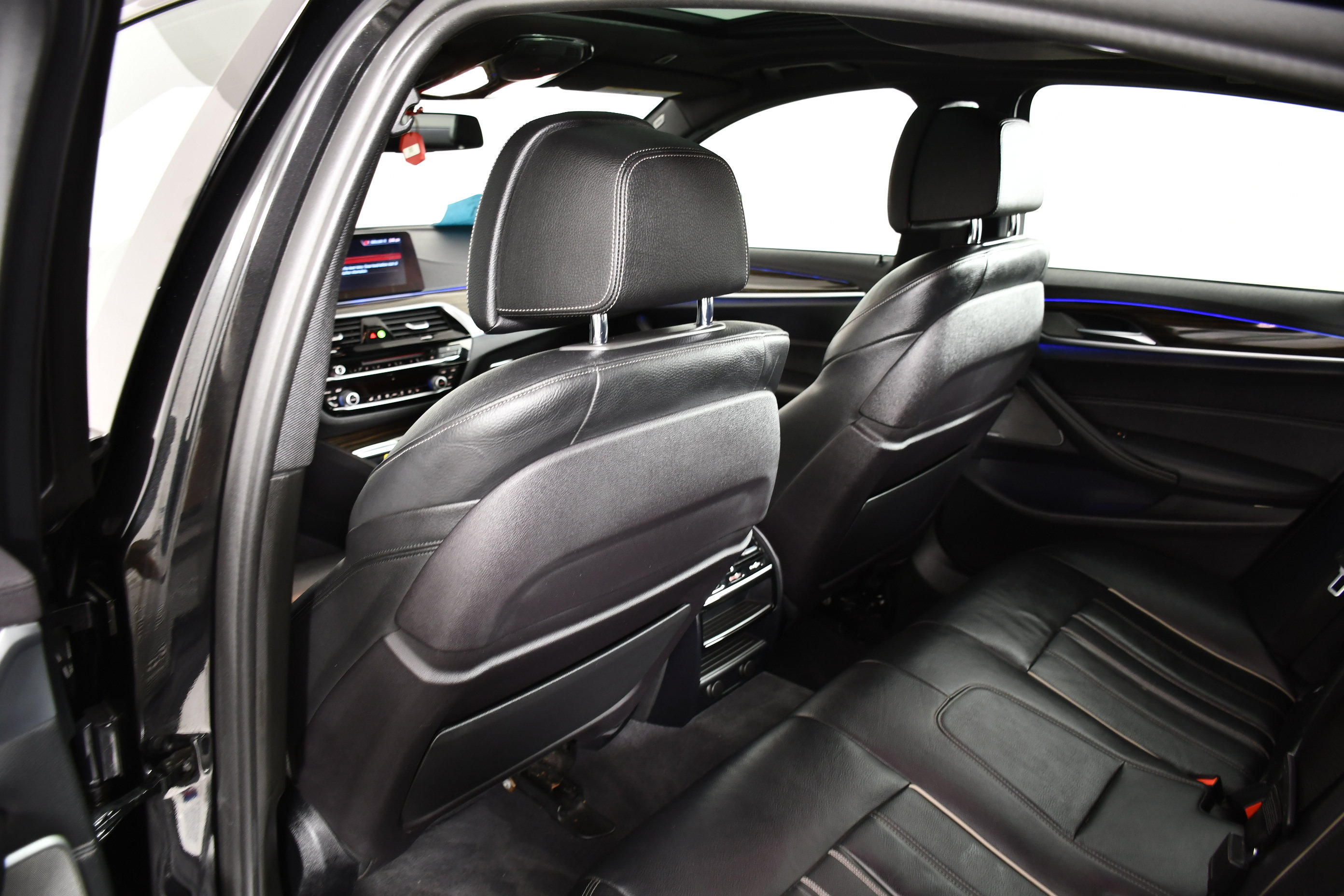 Used 2019 BMW M550i xDrive w/ Dynamic Handling Package AWD/4WD image 49