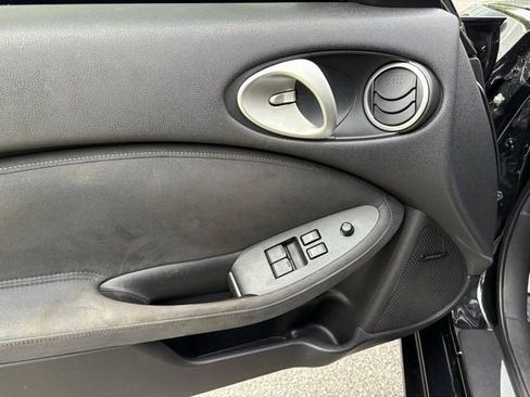 Used 2010 Nissan 370Z Touring RWD image 9