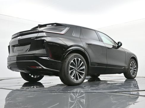 New 2025 Cadillac Lyriq Sport RWD image 19