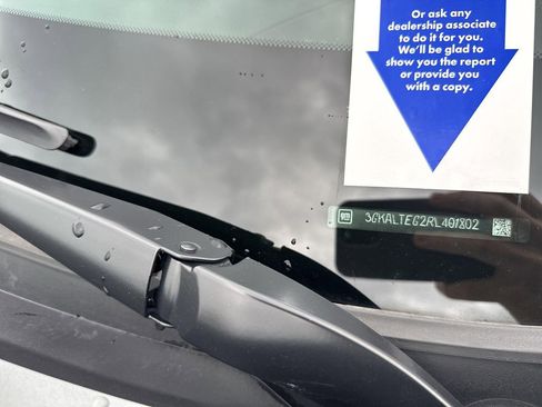 Used 2024 GMC Terrain SLE w/ Driver Convenience Package image 33