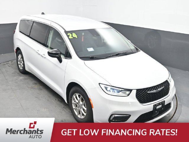 Used 2024 Chrysler Pacifica Touring-L FWD image 23