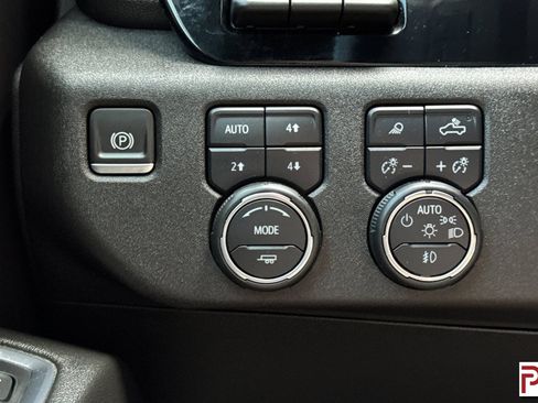 Used 2024 Chevrolet Silverado 1500 High Country AWD/4WD image 32