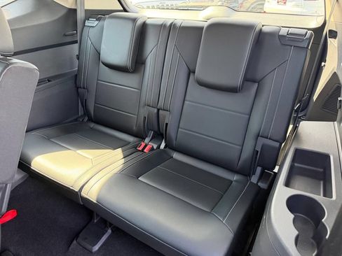 Used 2023 Volkswagen Atlas SE AWD/4WD image 23