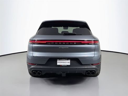 Certified 2026 Porsche Cayenne AWD/4WD image 6