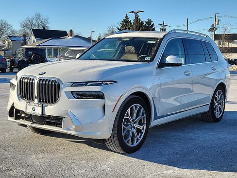 Used 2026 BMW X7 xDrive40i w/ Premium Package image 3