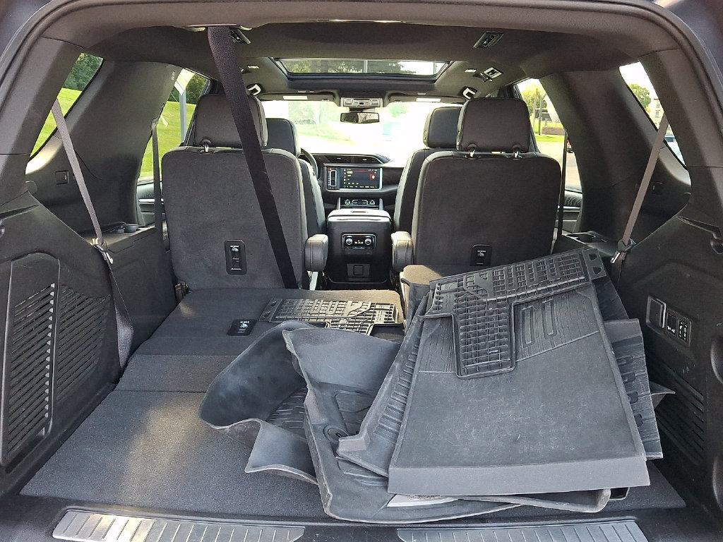 Used 2024 GMC Yukon Denali AWD/4WD image 32