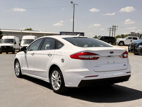 Used 2020 Ford Fusion SE FWD image 8