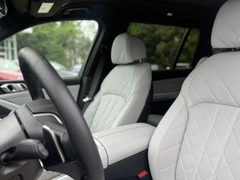 Certified 2024 BMW X7 xDrive40i AWD/4WD image 13