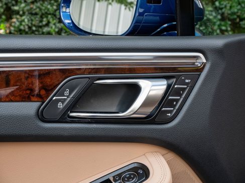 Used 2024 Porsche Macan image 29