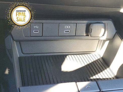 Certified 2024 Toyota Prius XLE image 28