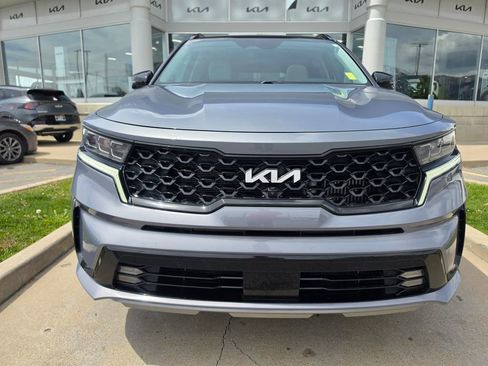 Certified 2023 Kia Sorento SX AWD/4WD image 2