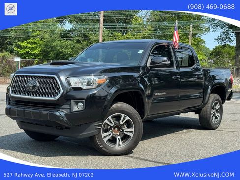 Used 2019 Toyota Tacoma Limited image 1