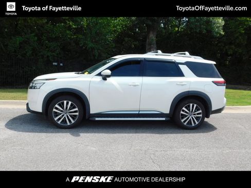 Used 2022 Nissan Pathfinder Platinum w/ Cargo Package AWD/4WD image 9