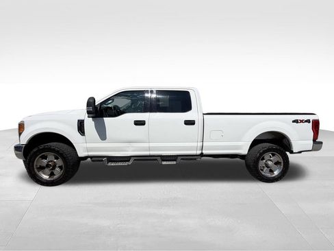 Used 2017 Ford F350 XLT w/ Camper Package AWD/4WD image 2