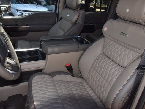 Used 2026 Ford F450 Platinum w/ Platinum Plus Package image 35