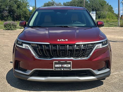 Used 2024 Kia Carnival LX image 11