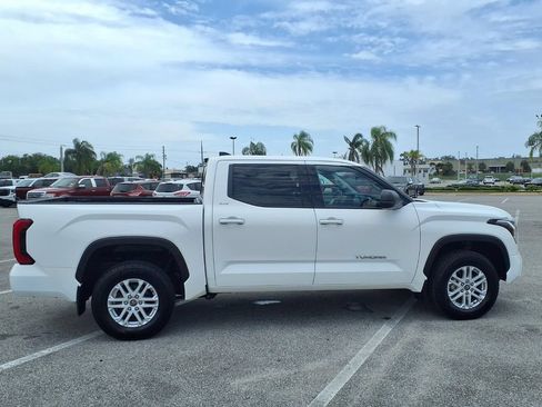 Used 2022 Toyota Tundra SR5 AWD/4WD image 8