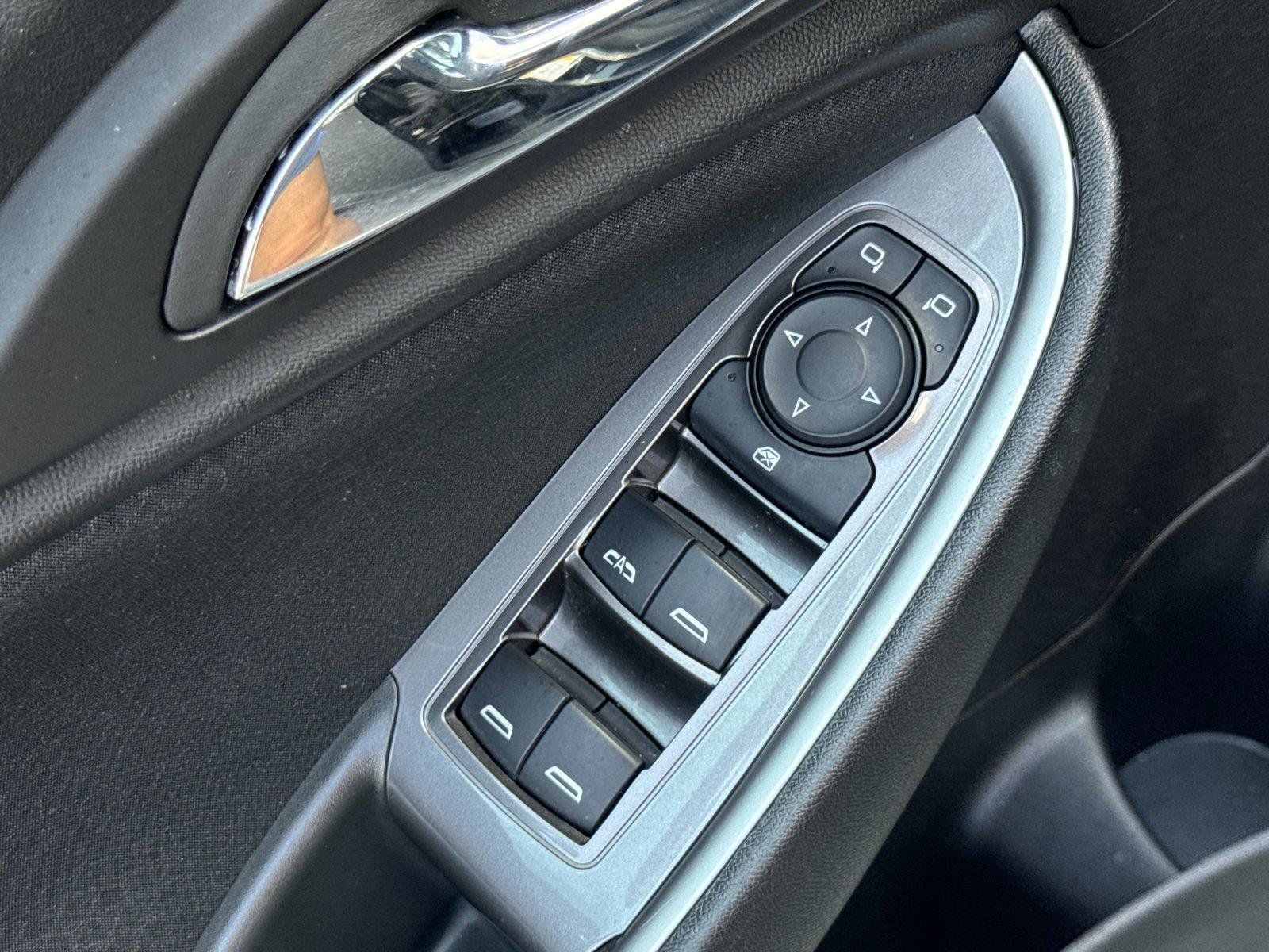 Used 2025 Chevrolet Malibu LT FWD image 13