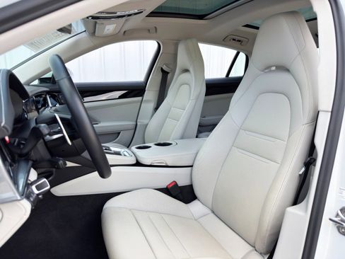 Used 2023 Porsche Panamera 4S w/ Sportdesign Package image 42