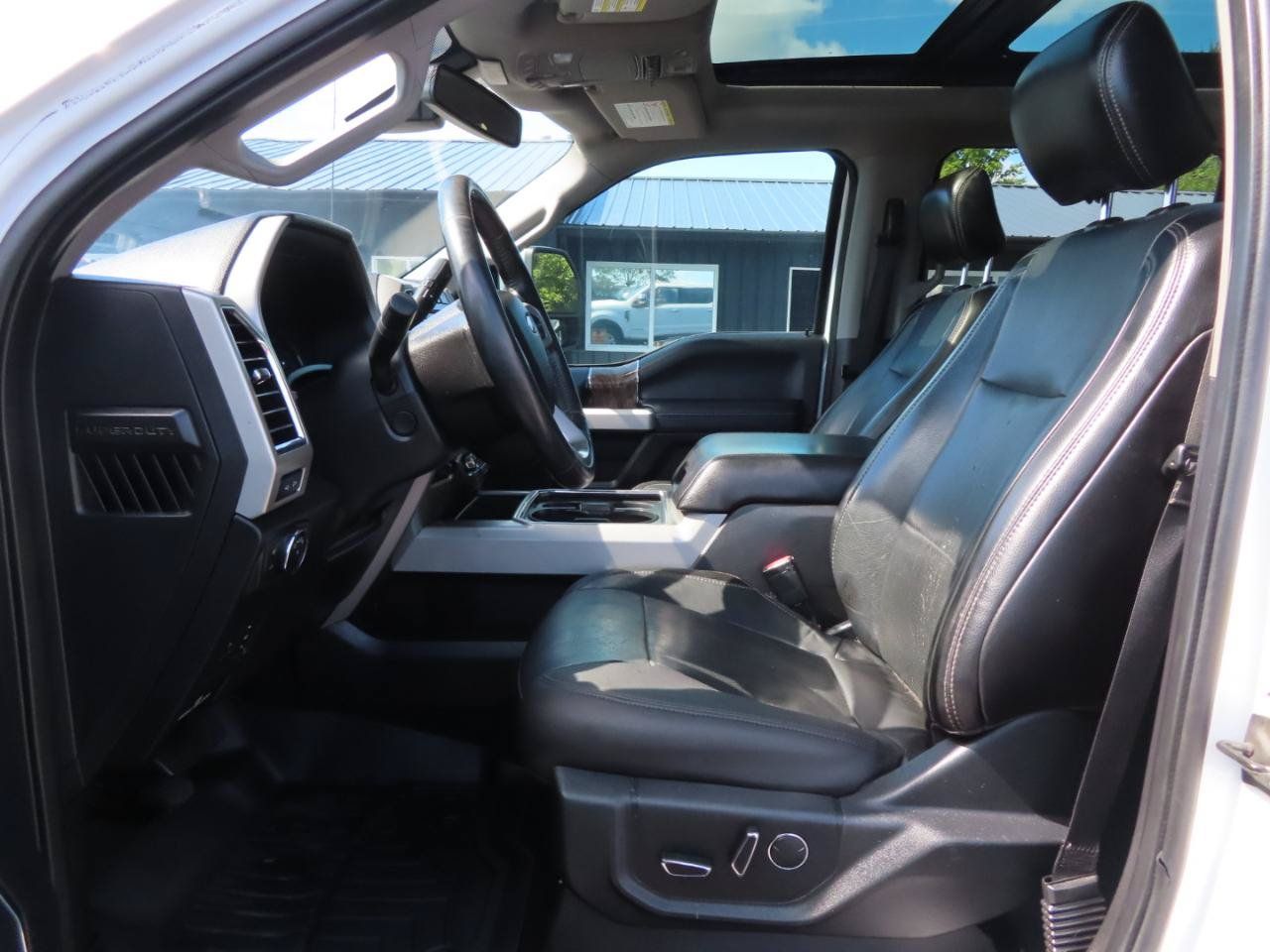 Used 2018 Ford F250 Lariat w/ Lariat Ultimate Package AWD/4WD image 30