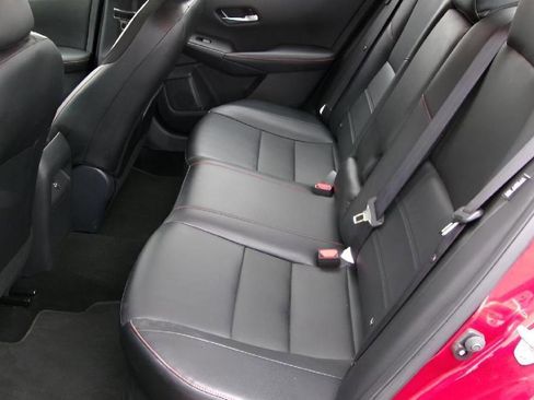 Used 2025 Nissan Sentra SR w/ SR Premium Package FWD image 10