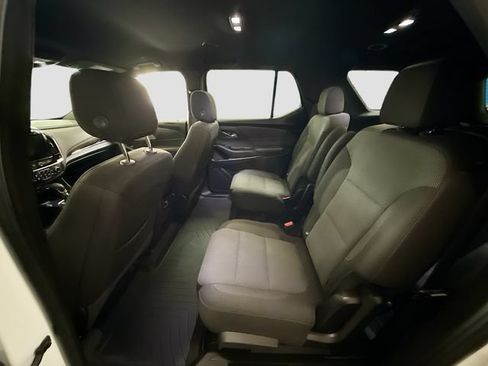 Used 2023 Chevrolet Traverse LT FWD image 24