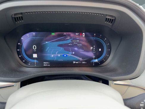 Certified 2023 Volvo XC60 B5 Ultimate w/ Protection Package Premier image 19