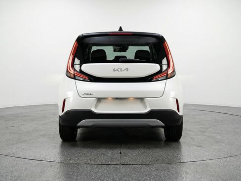 Used 2025 Kia Soul LX w/ LX Technology Package image 7