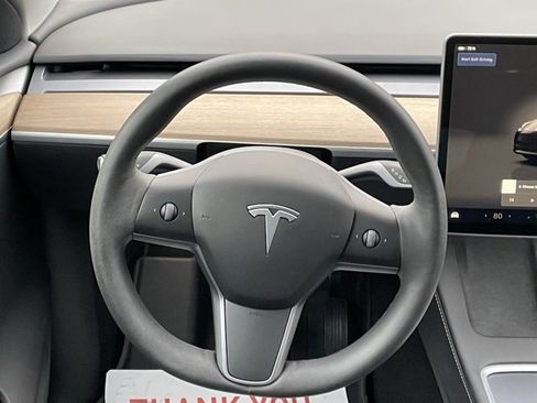 Used 2023 Tesla Model Y Long Range image 34