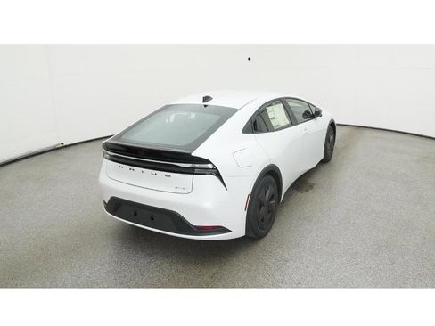 New 2026 Toyota Prius SE image 8