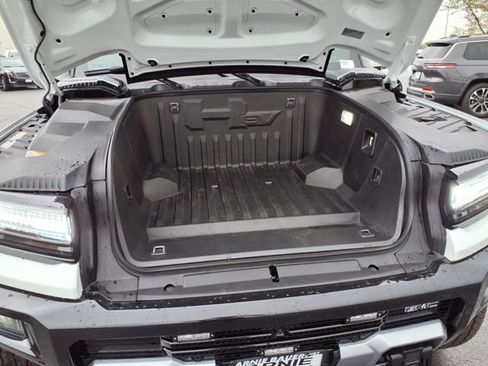 Used 2025 GMC Hummer EV 2X image 34