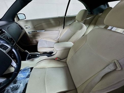 Used 2013 Chrysler 200 Touring image 11