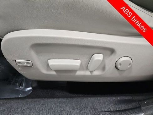 Used 2017 Toyota Highlander Limited Platinum image 17