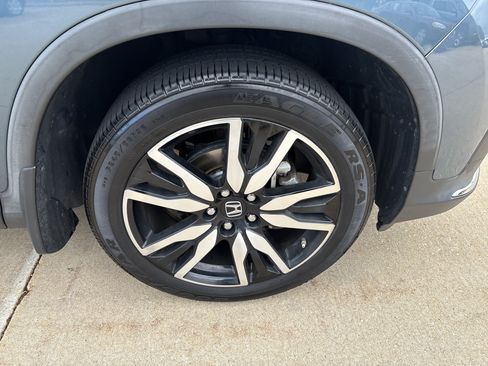 Used 2019 Honda Pilot Touring image 9