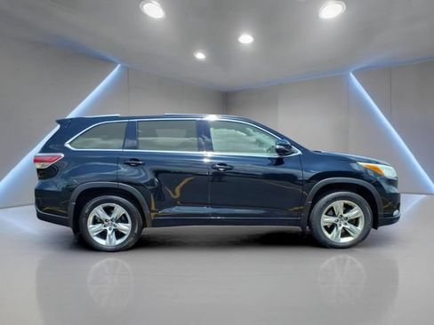 Used 2016 Toyota Highlander Limited w/ Driver Technology Package AWD/4WD image 24
