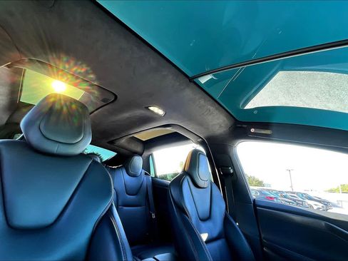 Used 2019 Tesla Model X Performance image 12