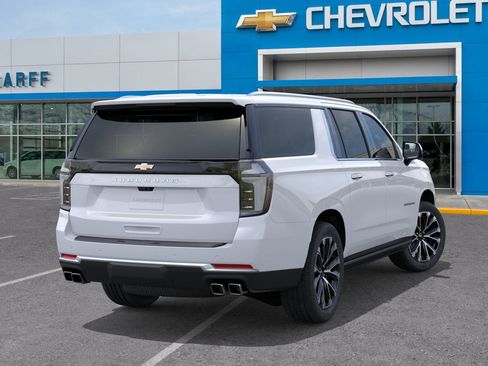 New 2026 Chevrolet Suburban High Country AWD/4WD image 4